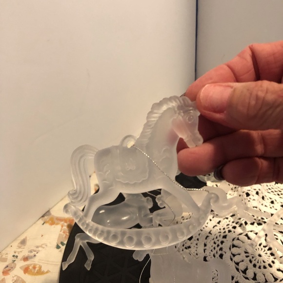 Set of 12 Frosted Ornaments 2 each of 6 Christmas Themed Ornaments Shatterproof - Picture 5 of 8